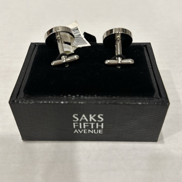 Brand new enamel poker chip cuff links - Picture 3 of 5